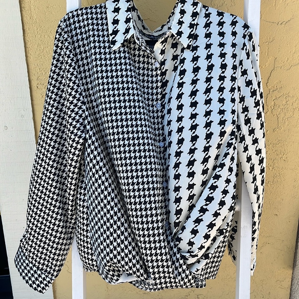 SEE N BE SEEN Button Up Top